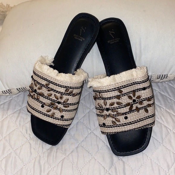 Simply Vera Vera Wang Shoes - NEW Simply Vera Vera Wang Charden Slide Sandals